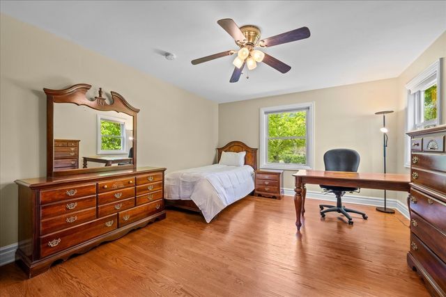 2925 Parkside Drive, Highland Park, IL 60035