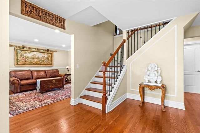 2925 Parkside Drive, Highland Park, IL 60035