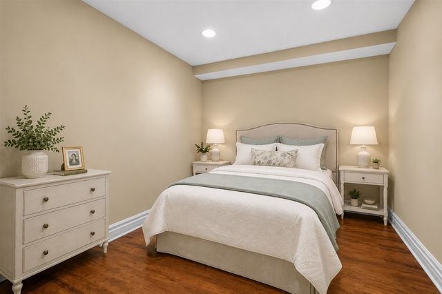 2925 Parkside Drive, Highland Park, IL 60035