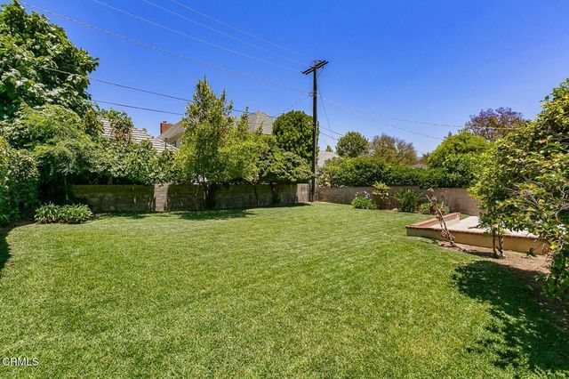 1325 Lomay Place, Pasadena, CA 91103