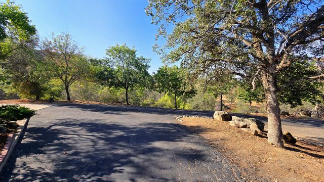 41299 E Mynatt Drive, Three Rivers, CA 93271