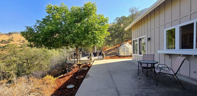 41299 E Mynatt Drive, Three Rivers, CA 93271