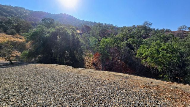 41299 E Mynatt Drive, Three Rivers, CA 93271