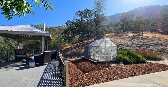 41299 E Mynatt Drive, Three Rivers, CA 93271