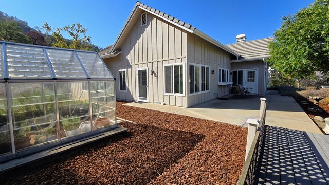 41299 E Mynatt Drive, Three Rivers, CA 93271