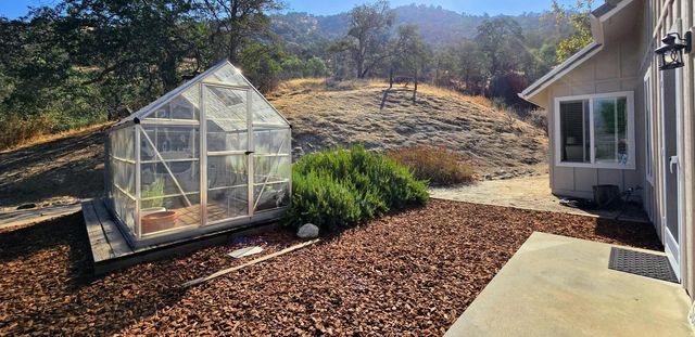 41299 E Mynatt Drive, Three Rivers, CA 93271