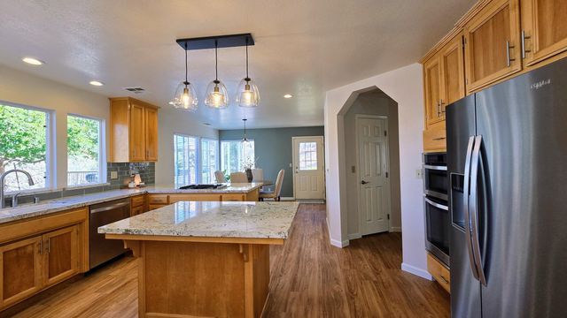 41299 E Mynatt Drive, Three Rivers, CA 93271