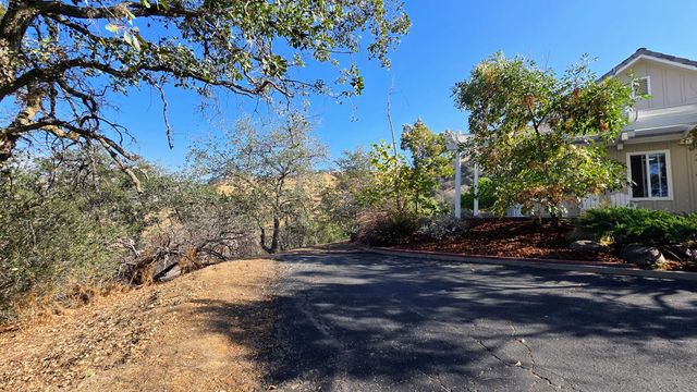 41299 E Mynatt Drive, Three Rivers, CA 93271