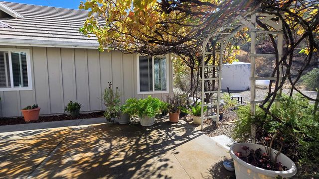 41299 E Mynatt Drive, Three Rivers, CA 93271
