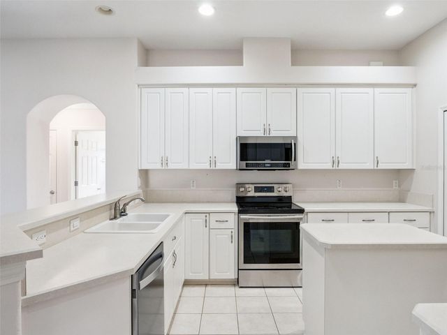 20806 QUEEN ALEXANDRA DRIVE, Leesburg, FL 34748