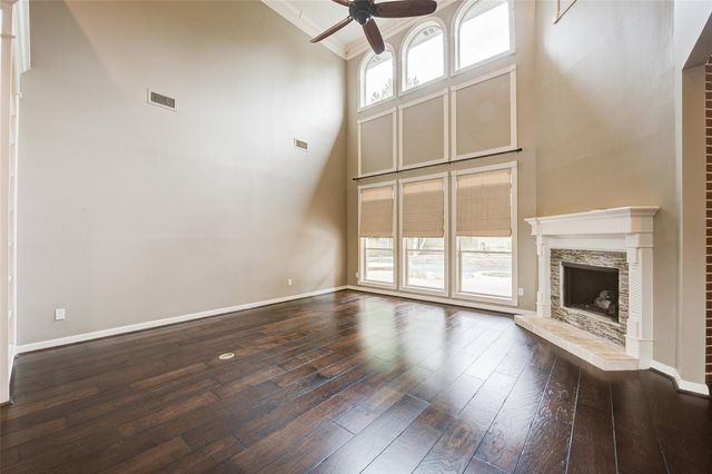 11 E Wedgemere Circle, The Woodlands, TX 77381