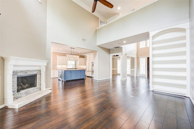 11 E Wedgemere Circle, The Woodlands, TX 77381