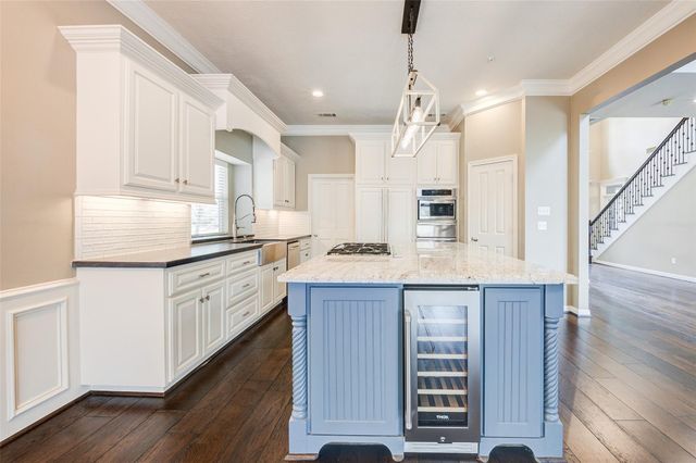 11 E Wedgemere Circle, The Woodlands, TX 77381