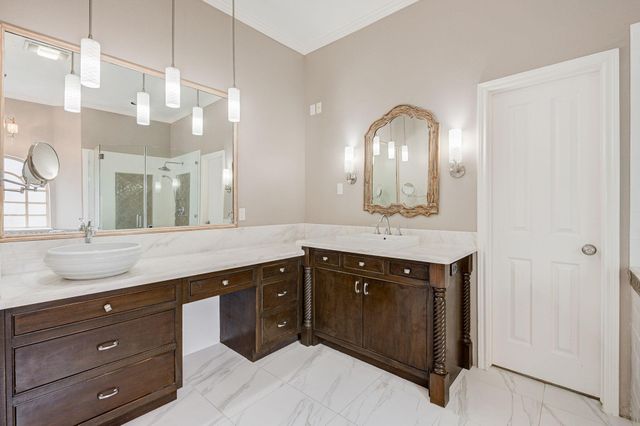11 E Wedgemere Circle, The Woodlands, TX 77381