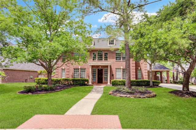 11 E Wedgemere Circle, The Woodlands, TX 77381