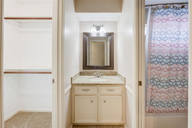 11 E Wedgemere Circle, The Woodlands, TX 77381