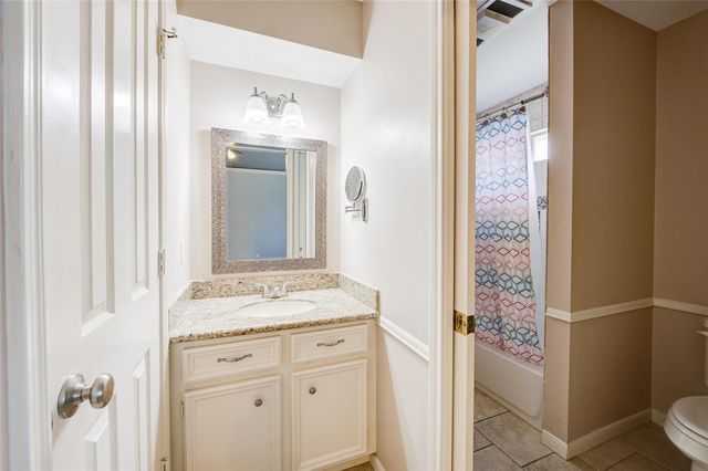 11 E Wedgemere Circle, The Woodlands, TX 77381