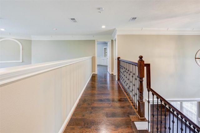 11 E Wedgemere Circle, The Woodlands, TX 77381