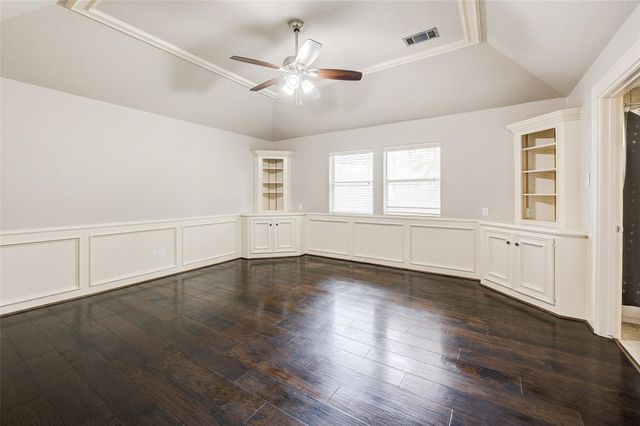 11 E Wedgemere Circle, The Woodlands, TX 77381