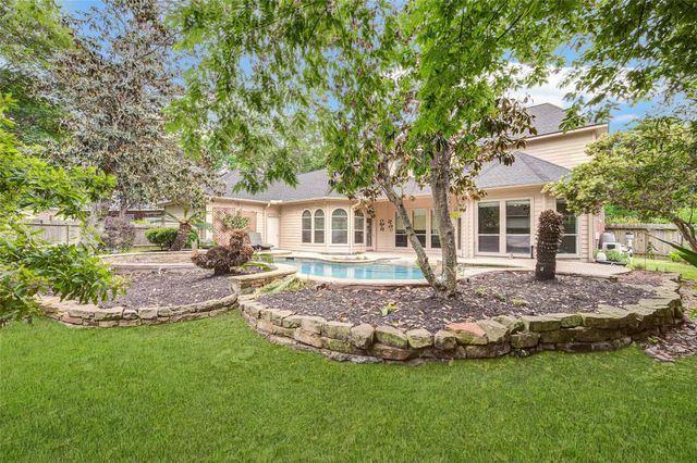 11 E Wedgemere Circle, The Woodlands, TX 77381