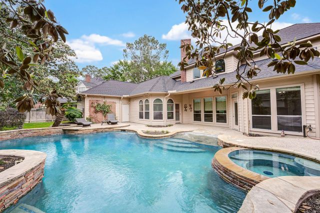 11 E Wedgemere Circle, The Woodlands, TX 77381