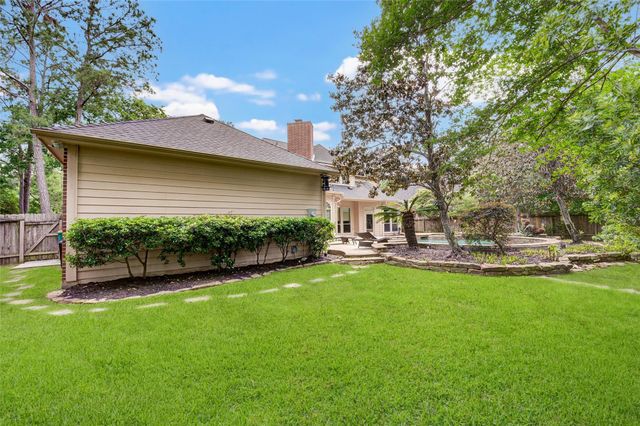 11 E Wedgemere Circle, The Woodlands, TX 77381