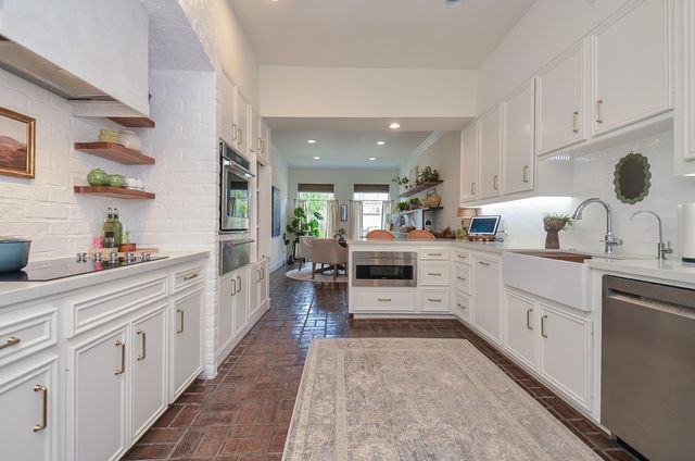 987 S Post Oak Lane, Houston, TX 77056