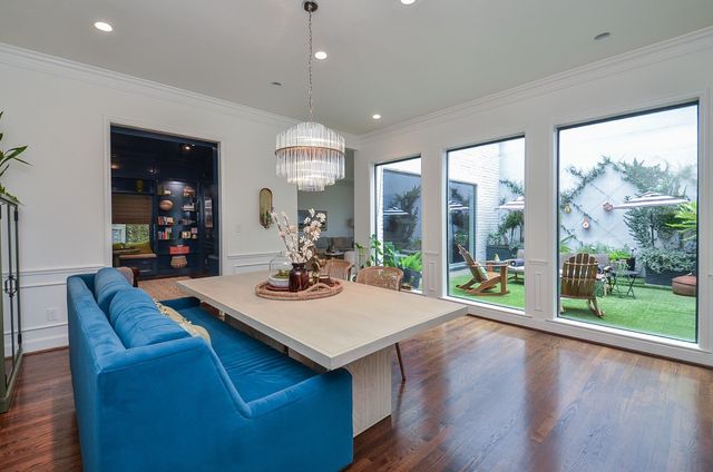 987 S Post Oak Lane, Houston, TX 77056