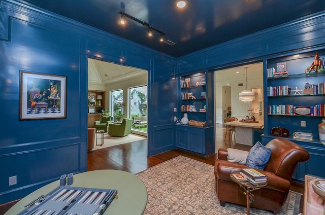 987 S Post Oak Lane, Houston, TX 77056