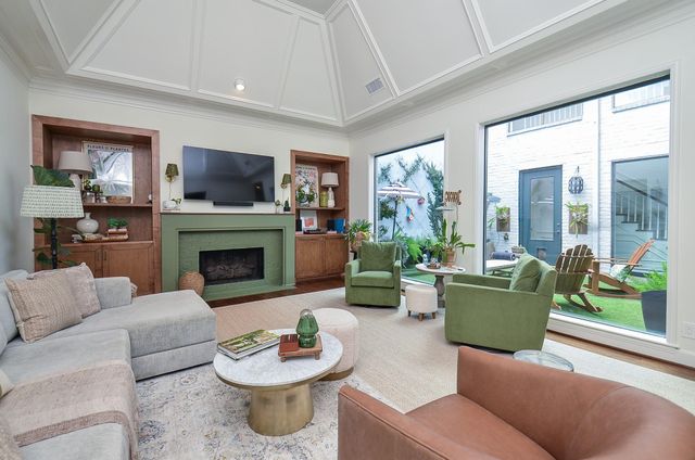 987 S Post Oak Lane, Houston, TX 77056