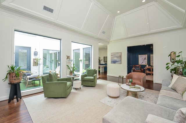 987 S Post Oak Lane, Houston, TX 77056