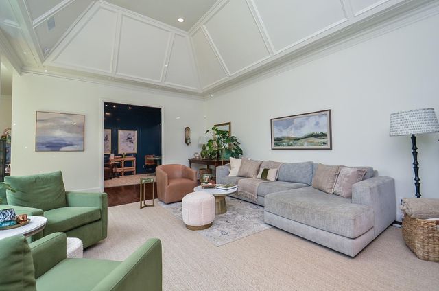 987 S Post Oak Lane, Houston, TX 77056