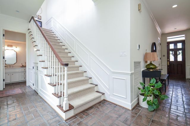 987 S Post Oak Lane, Houston, TX 77056