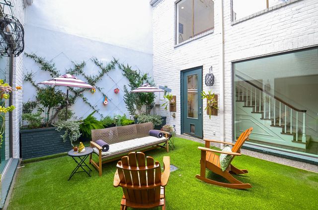 987 S Post Oak Lane, Houston, TX 77056