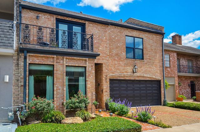 987 S Post Oak Lane, Houston, TX 77056