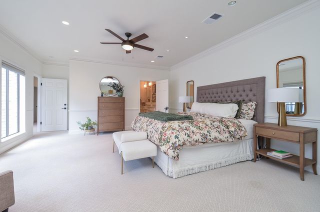 987 S Post Oak Lane, Houston, TX 77056