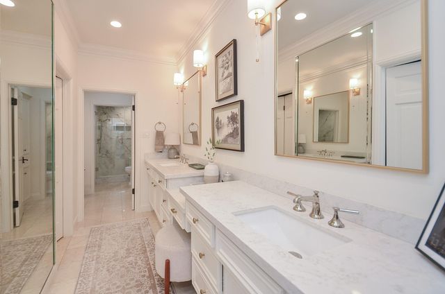 987 S Post Oak Lane, Houston, TX 77056