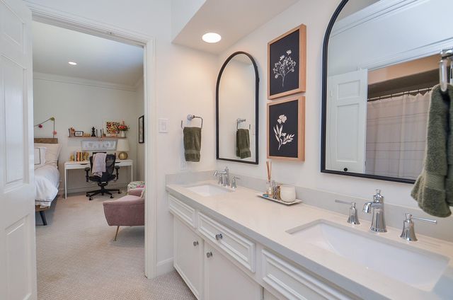 987 S Post Oak Lane, Houston, TX 77056