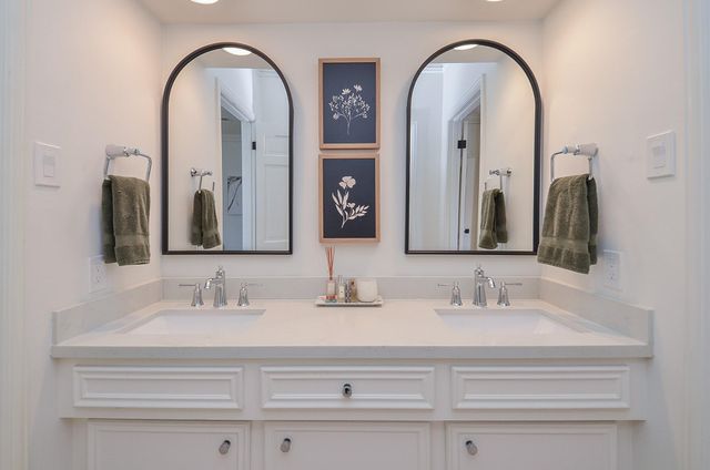 987 S Post Oak Lane, Houston, TX 77056