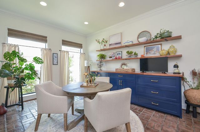 987 S Post Oak Lane, Houston, TX 77056