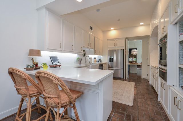 987 S Post Oak Lane, Houston, TX 77056