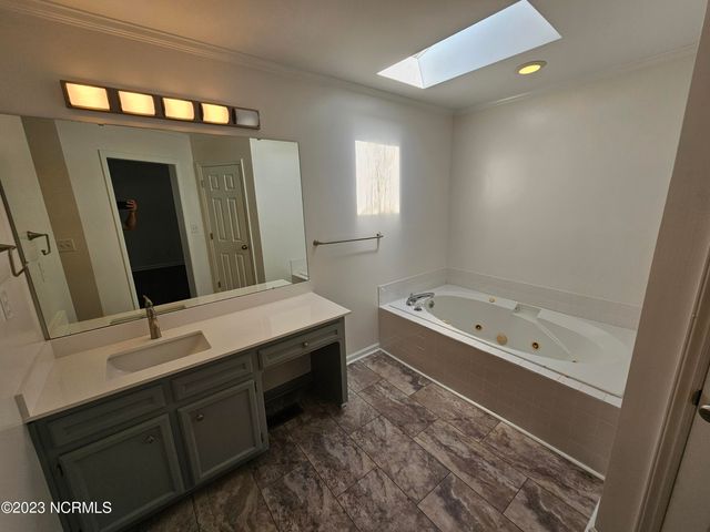 3811 Sterling Pointe Drive X-10, Winterville, NC 28590