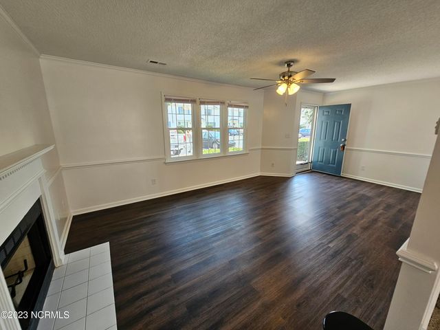 3811 Sterling Pointe Drive X-10, Winterville, NC 28590