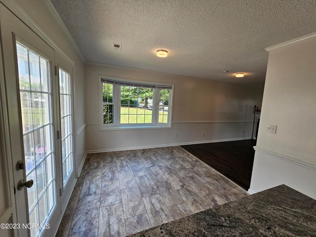 3811 Sterling Pointe Drive X-10, Winterville, NC 28590