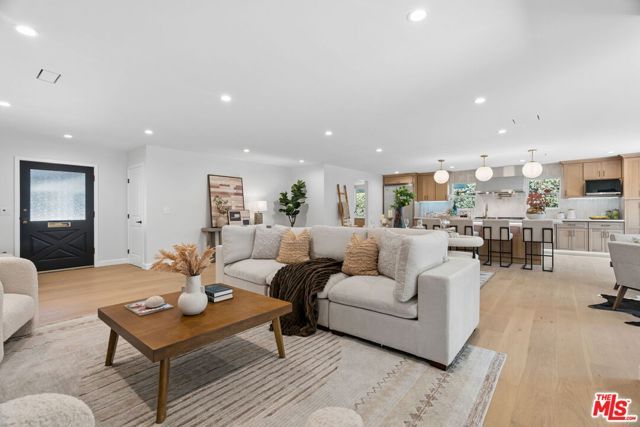 1920 N Altadena Drive, Pasadena, CA 91107