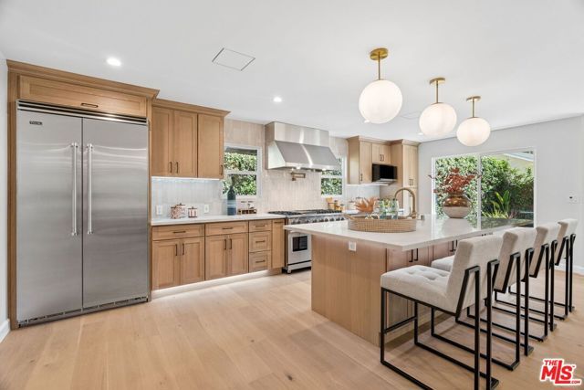 1920 N Altadena Drive, Pasadena, CA 91107