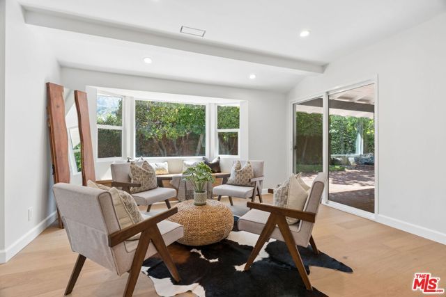 1920 N Altadena Drive, Pasadena, CA 91107
