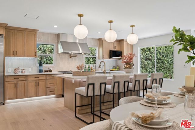 1920 N Altadena Drive, Pasadena, CA 91107