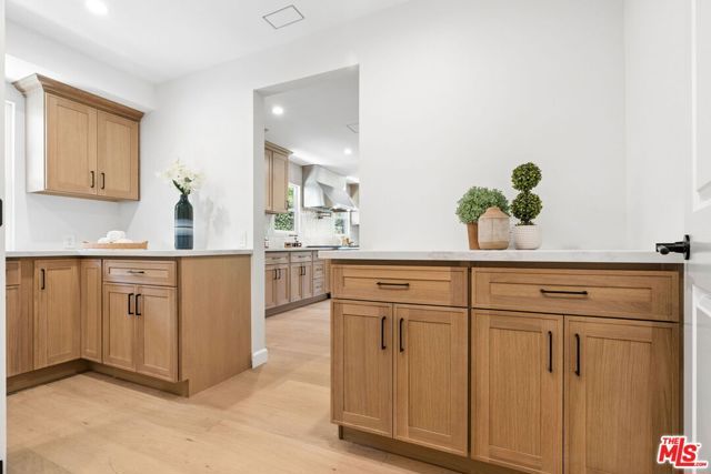 1920 N Altadena Drive, Pasadena, CA 91107
