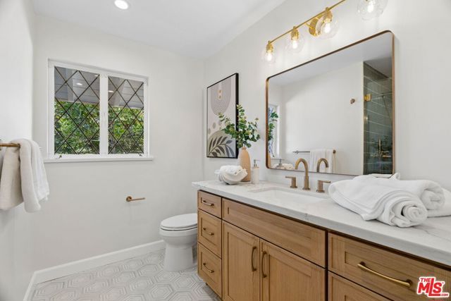 1920 N Altadena Drive, Pasadena, CA 91107